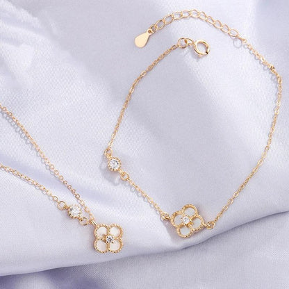 Clover Necklace